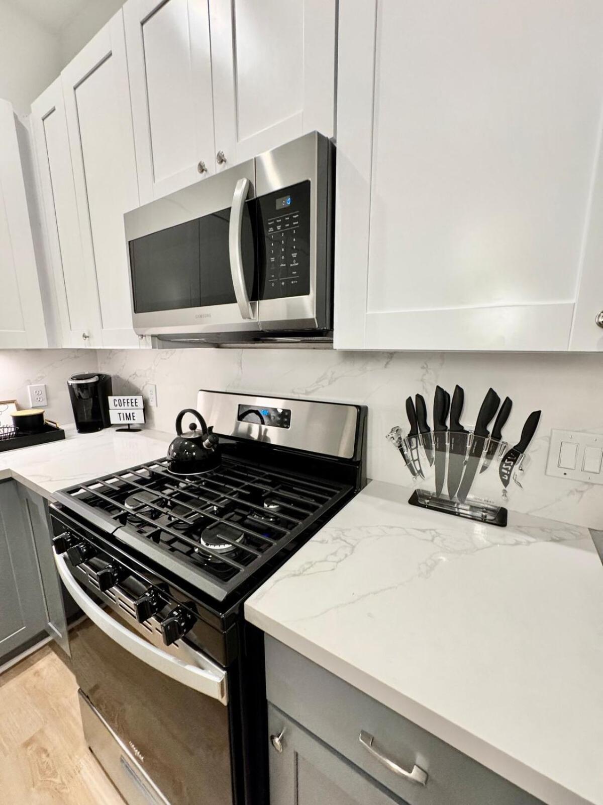 New Build! 3bed Med Center - 10 Min To Downtown *