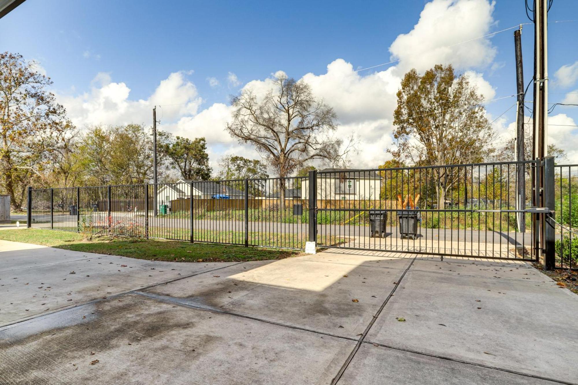 9 Mi To Downtown Spacious Group Getaway