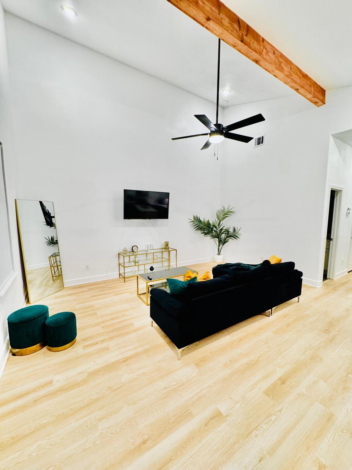New Build! 3bed Med Center - 10 Min To Downtown Holiday home Houston