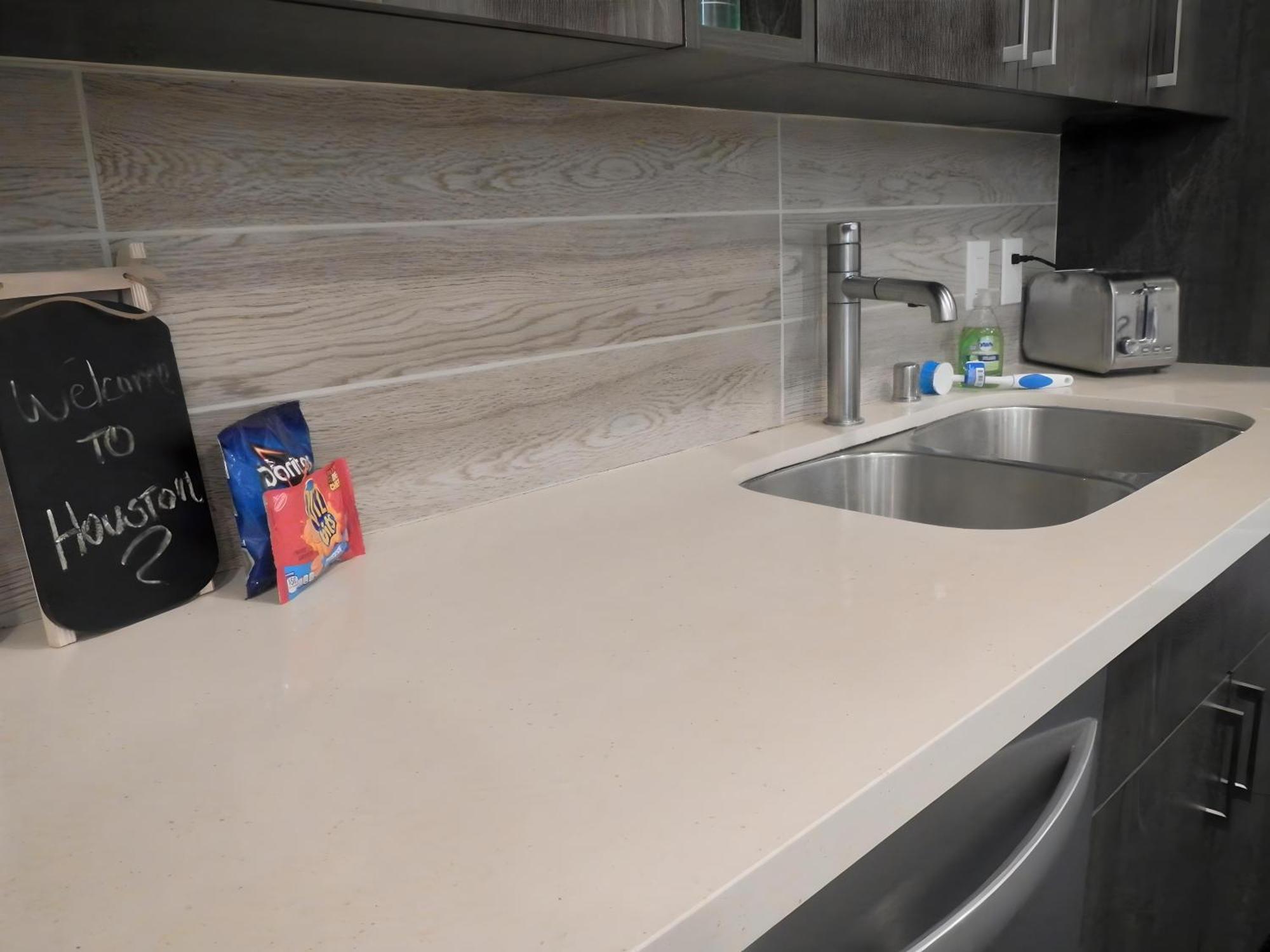 Contemporary Downtown Your Base For Adventures! Apartment *