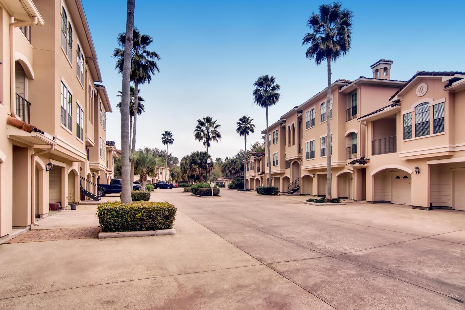 Luxury Fully Furnished By Nasa And Kemah Boardwalk Apartment Houston