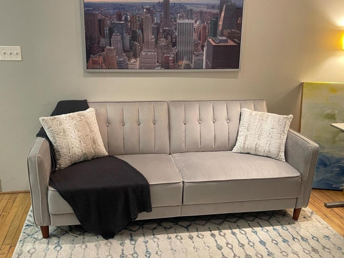 Urban Chic Downtown Getaway Apartment *