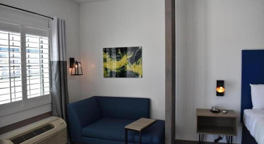 Bella Hotel Houston
