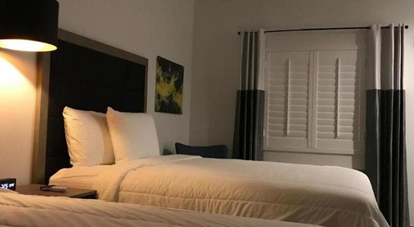 Bella 2* Houston