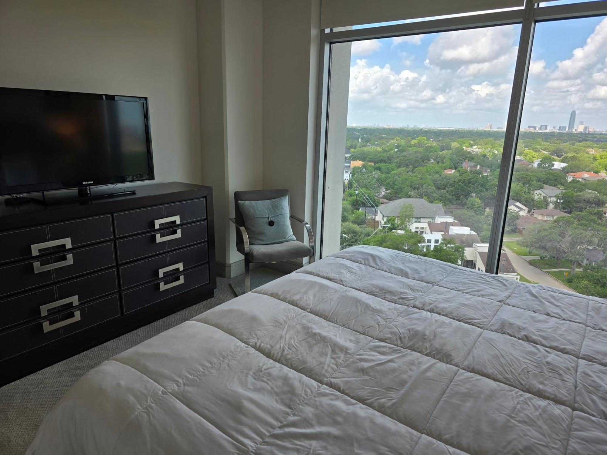 Latitude Med Center Apartment