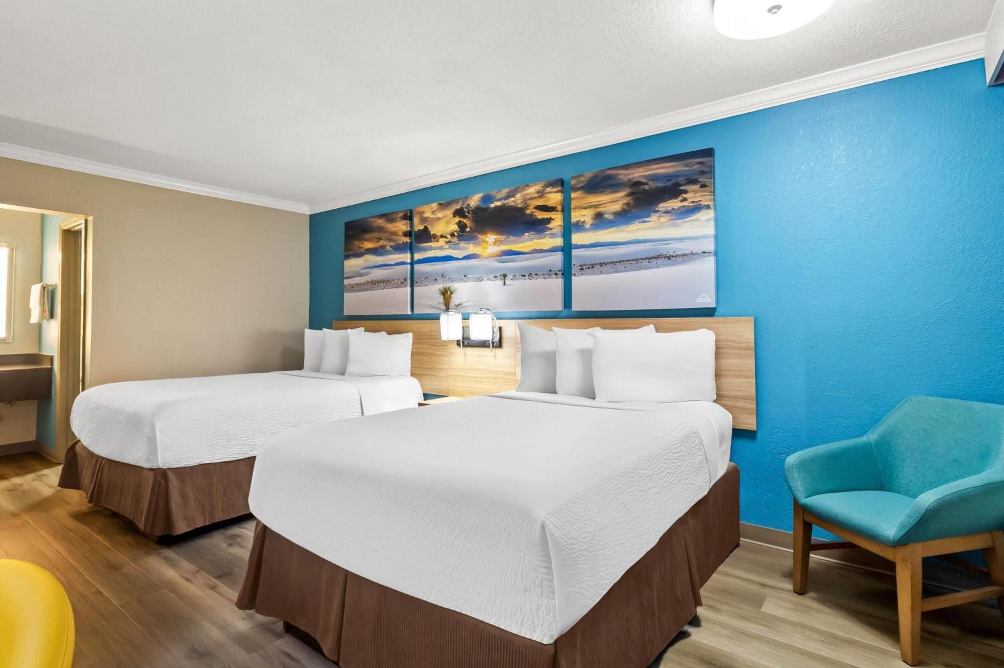 Hotel Days By Wyndham East 2*
