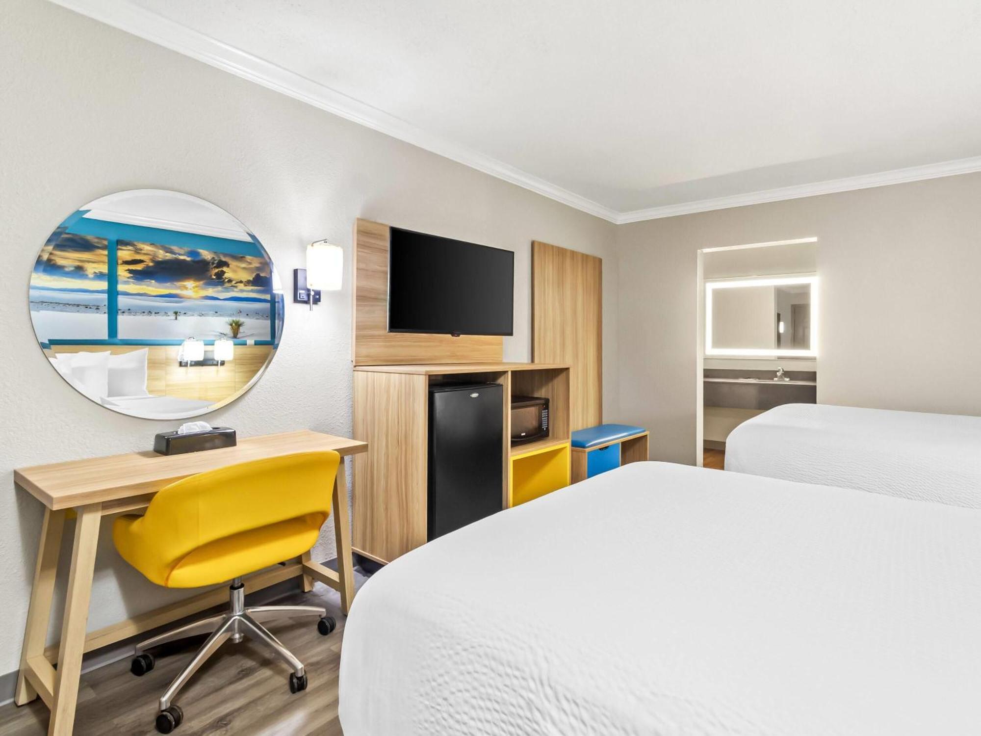 Days By Wyndham East Hotel 2*