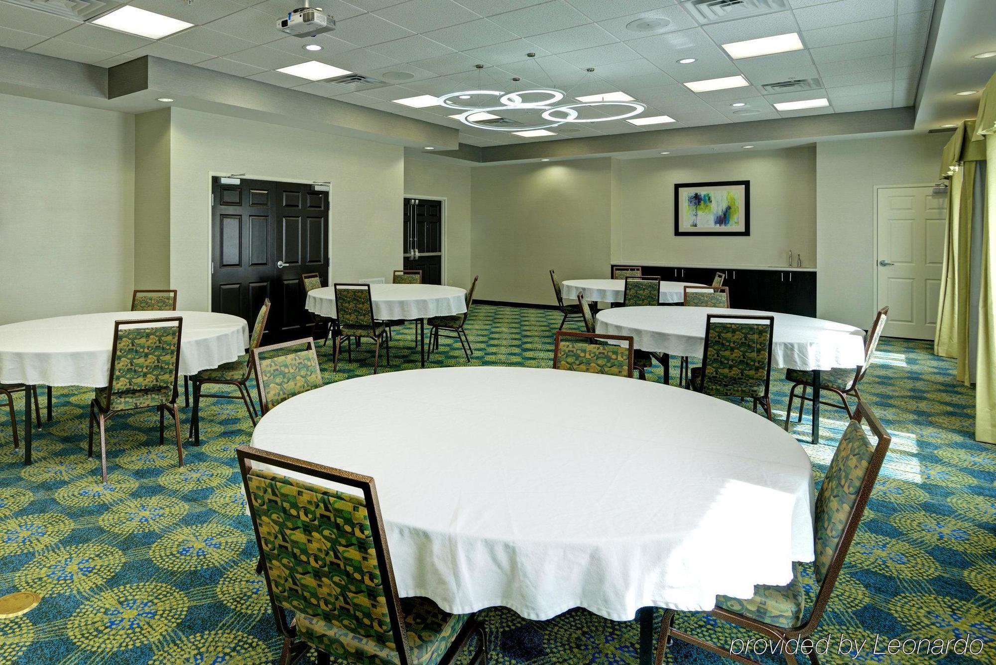 Express & Northwest-brookhollow By Ihg Hotel 3*