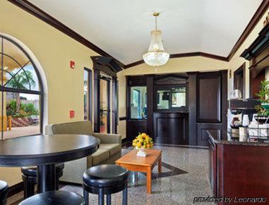 Super 8 By Wyndham Hobby Airport South Hotel 2*