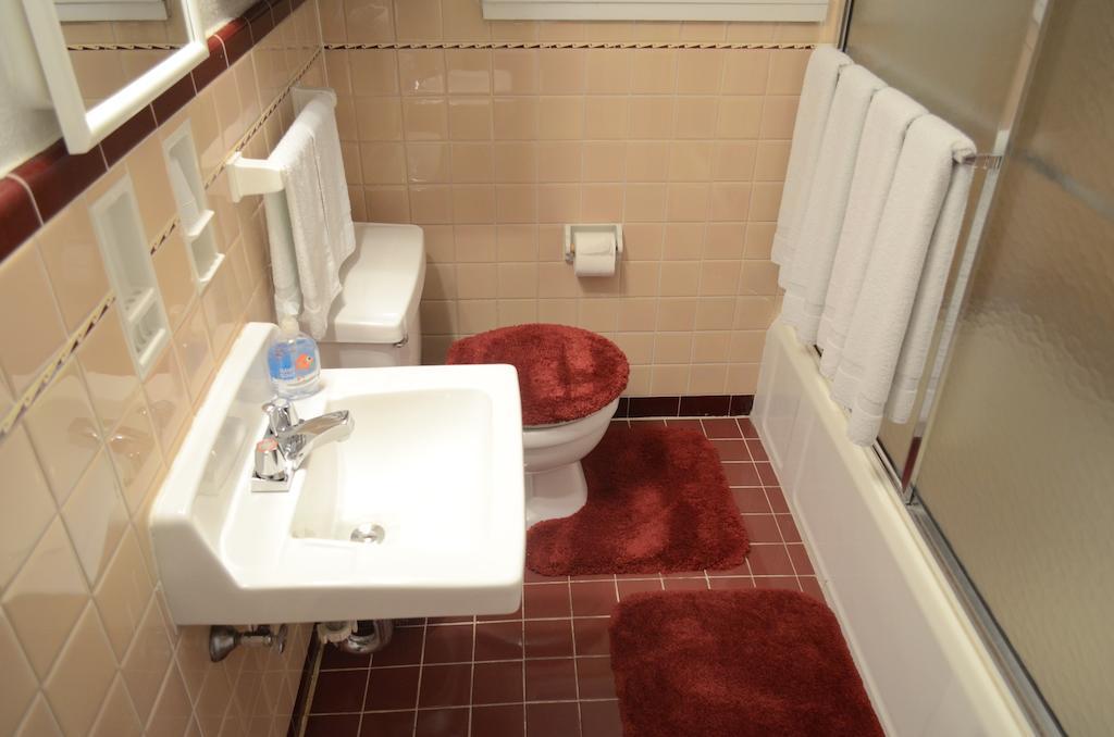 Robin's Nest Bed & Breakfast 3*