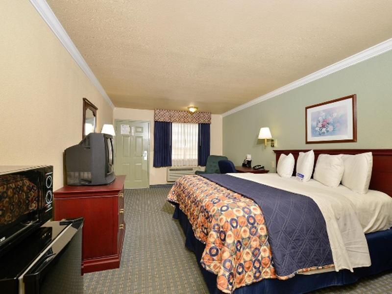 Motel Americas Value Hobby Airport 3*