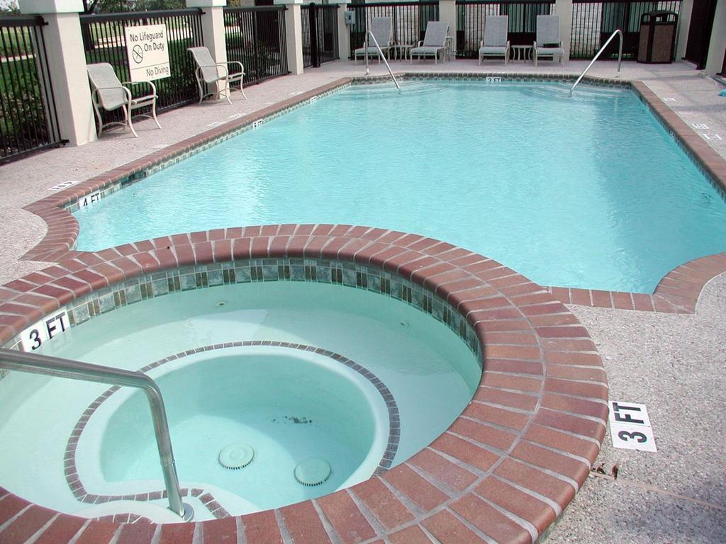 Hampton & Houston-westchase Hotel