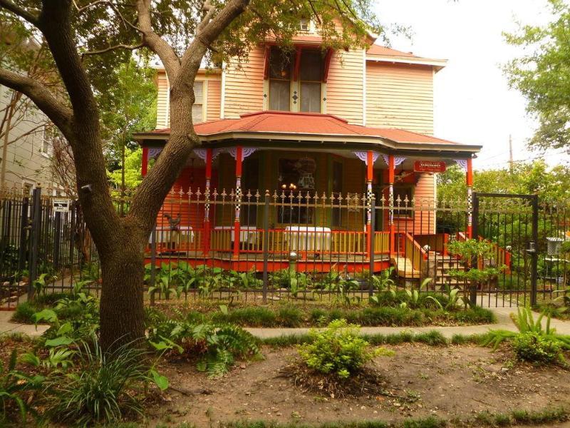 Robin's Nest 3* Houston