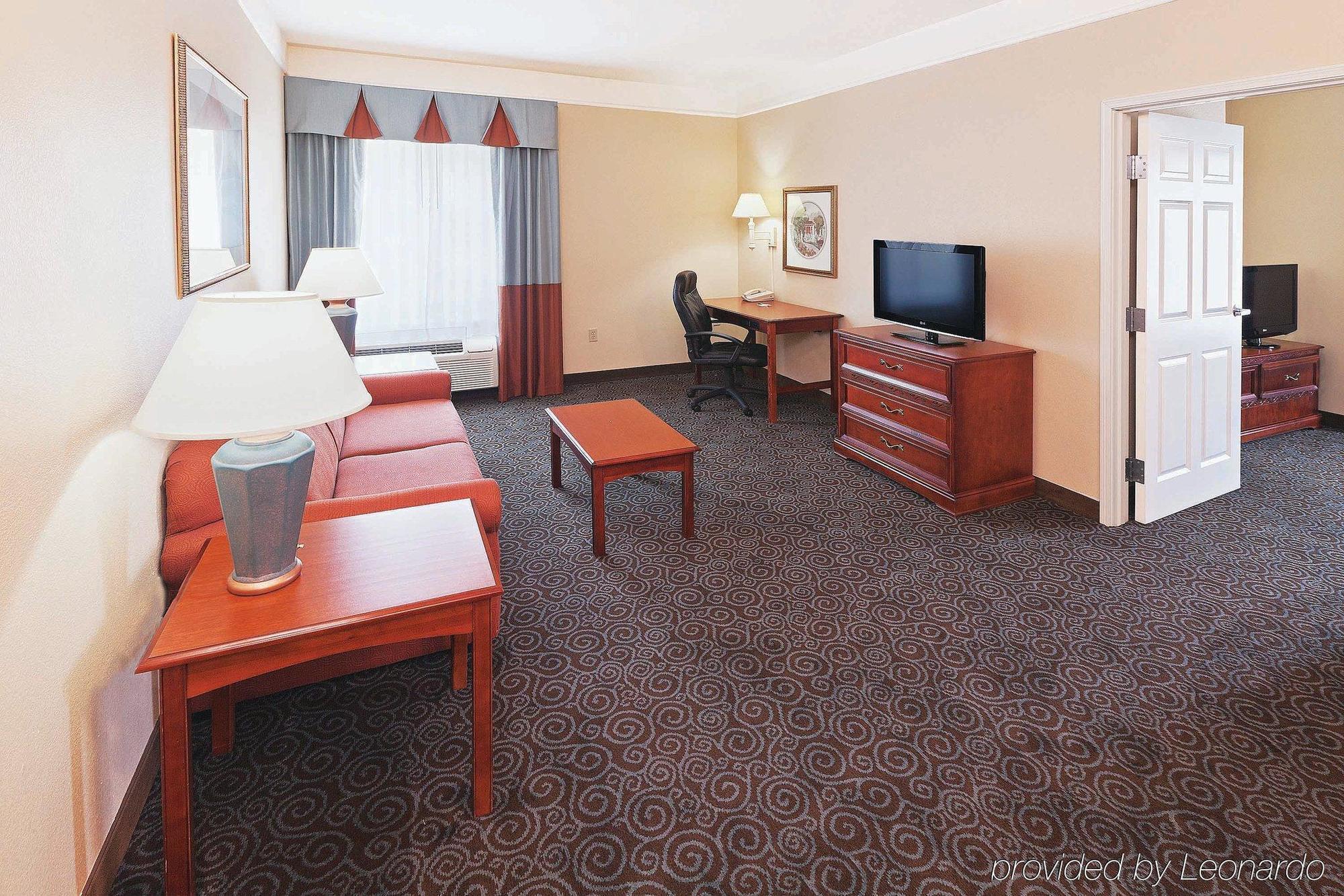 Spark By Hilton West Clay Road Hotel