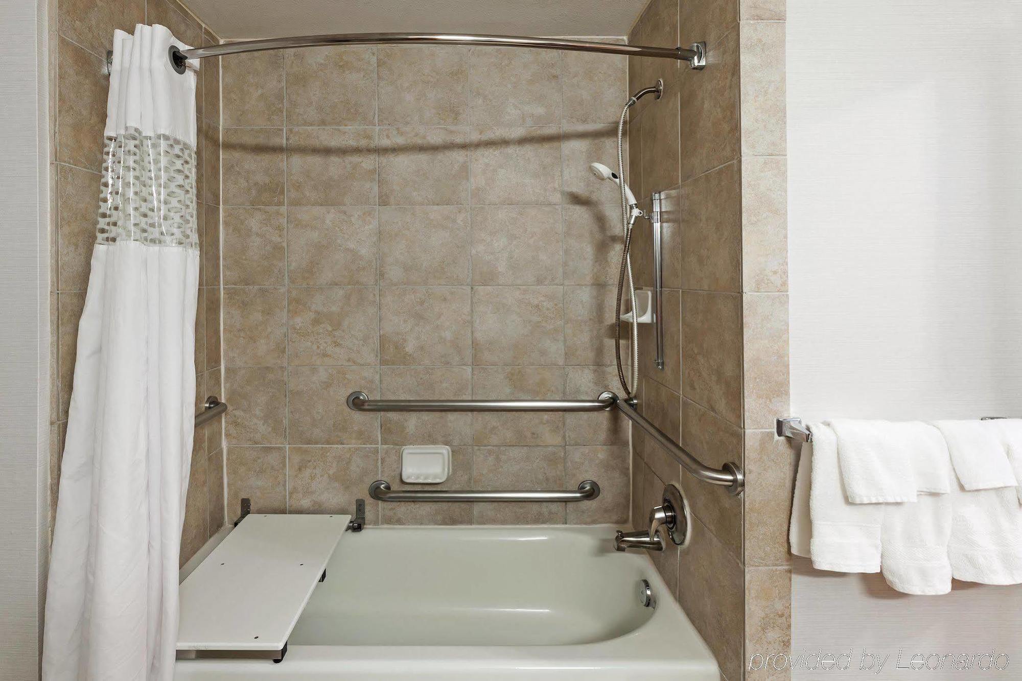 Hampton & Houston-westchase Hotel Houston