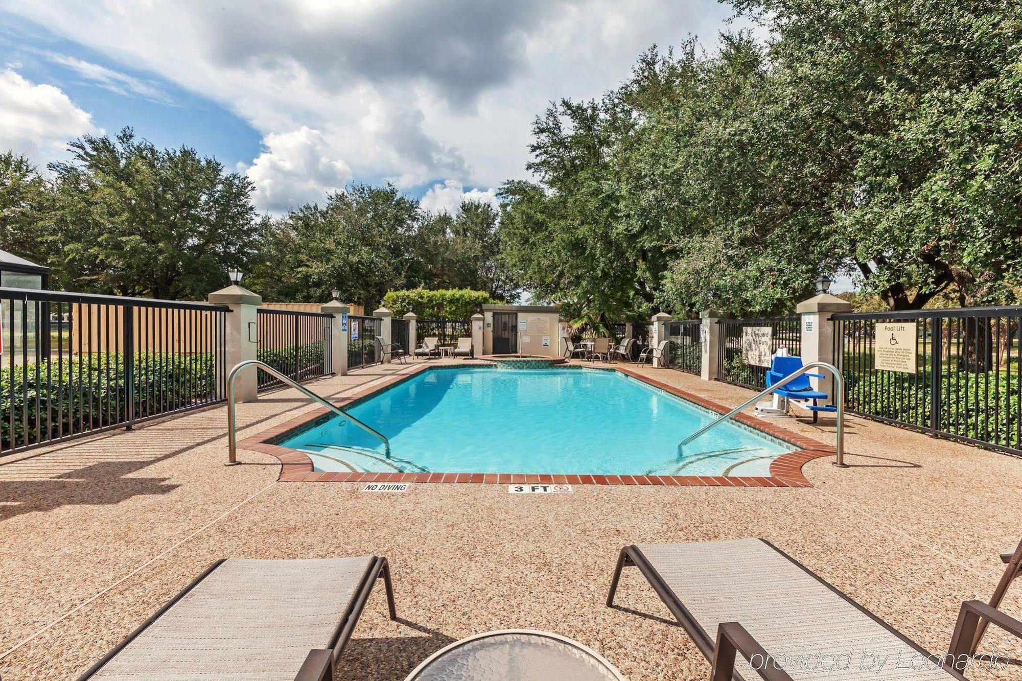 Hampton & Houston-westchase Hotel Houston