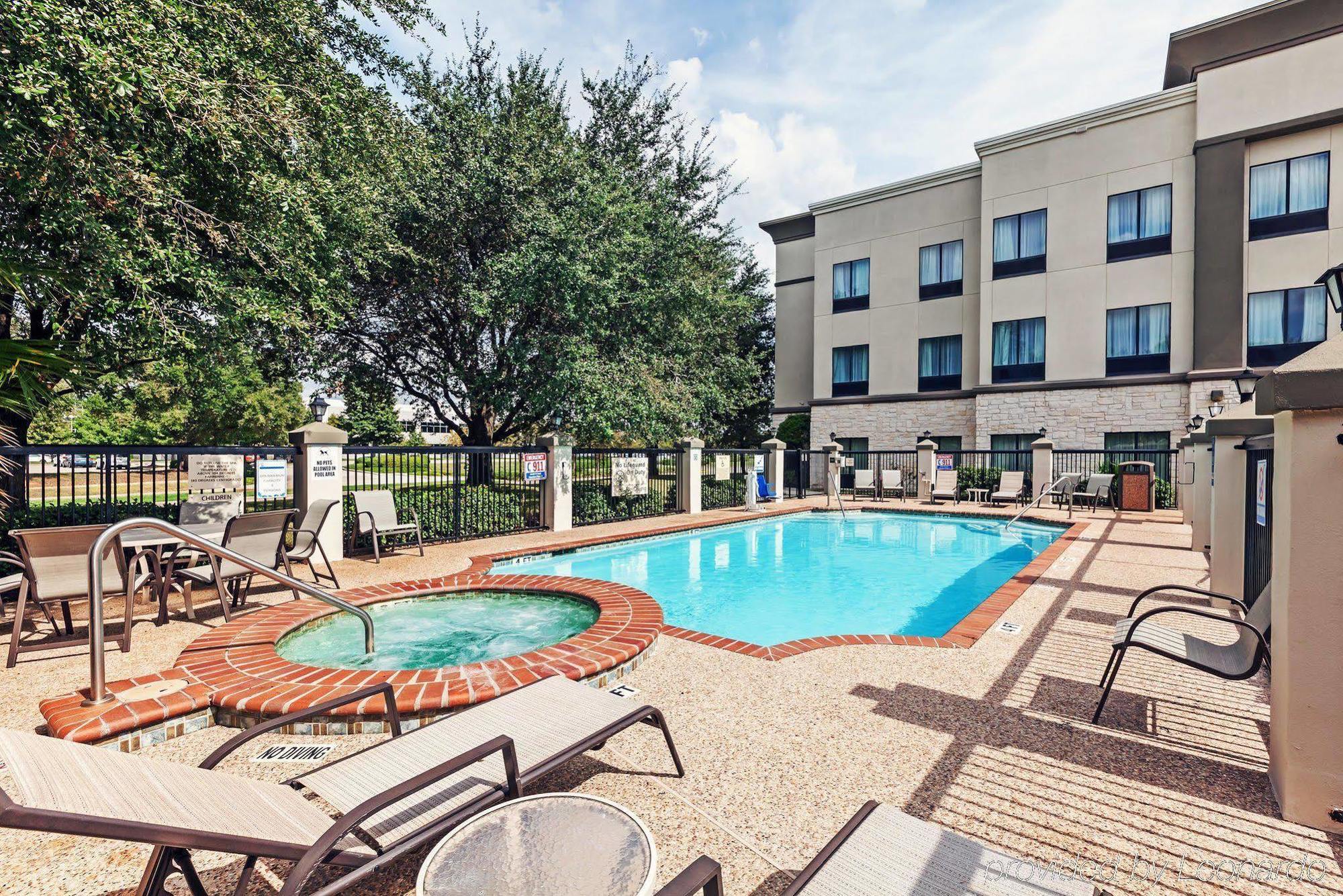 Hotel Hampton & Houston-westchase 3*