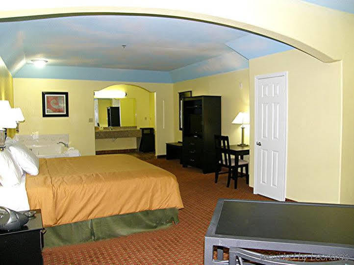 Scottish & Timber Creek, Houston, Tx 2* Houston