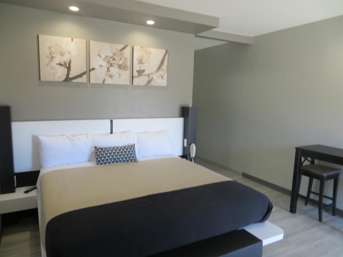 Crystal 2* Houston