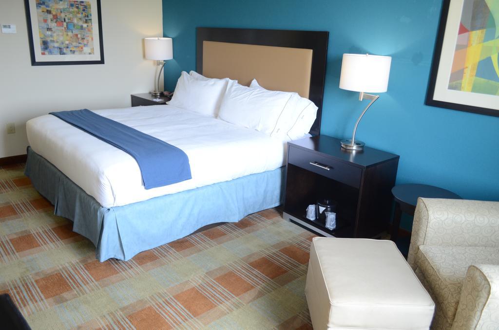 Express & Northwest-brookhollow By Ihg Hotel 3*