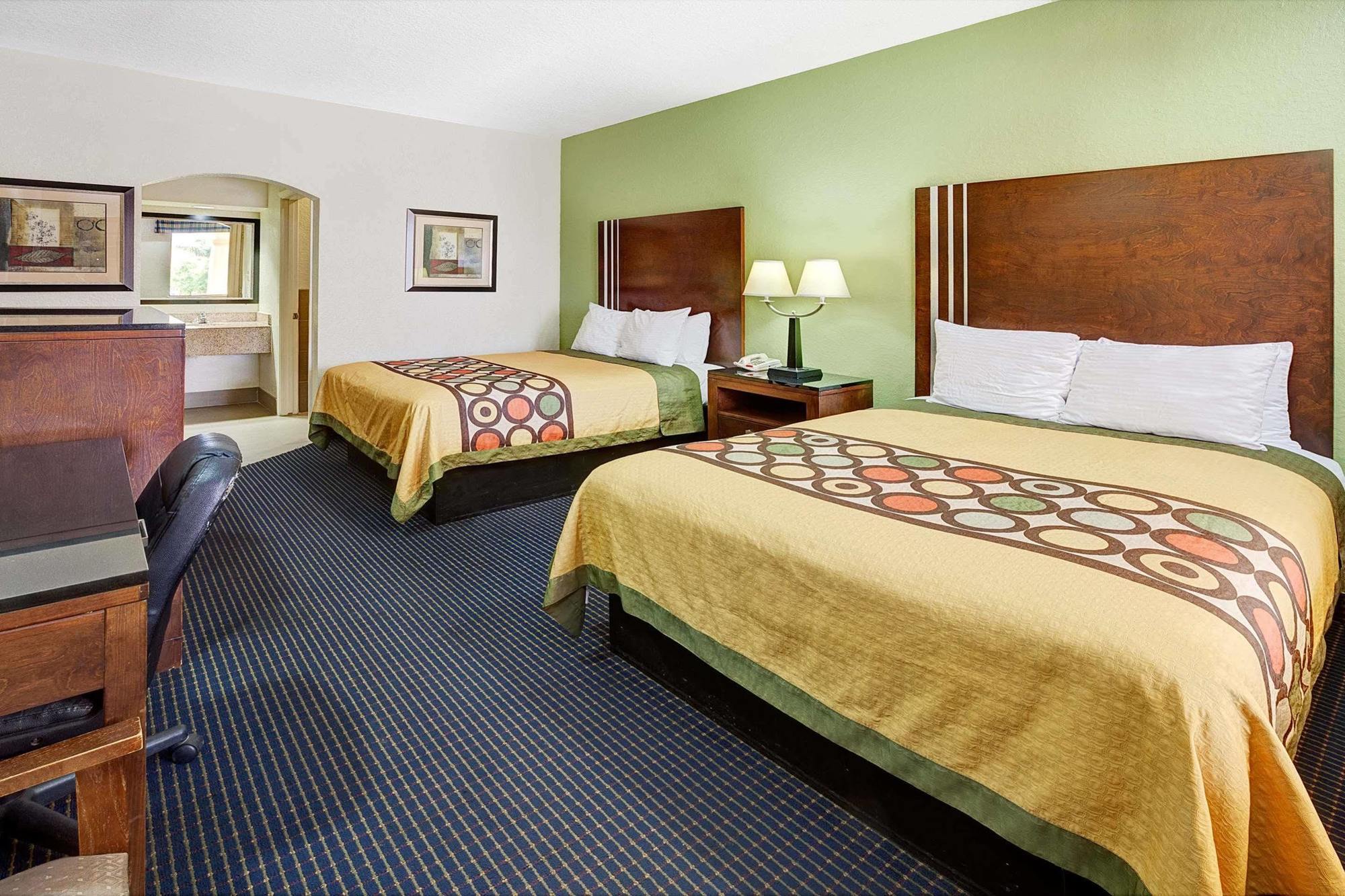 Super 8 By Wyndham Hobby Airport South