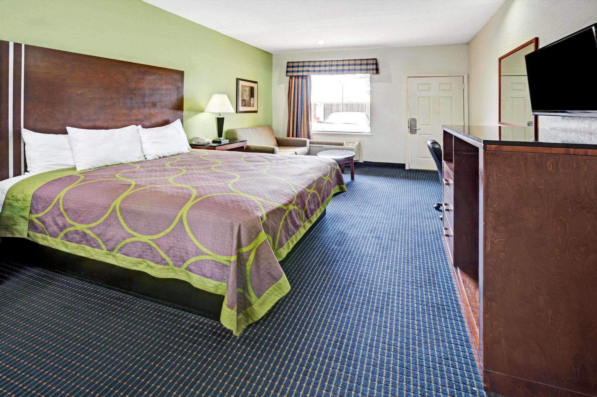 Super 8 By Wyndham Hobby Airport South Houston