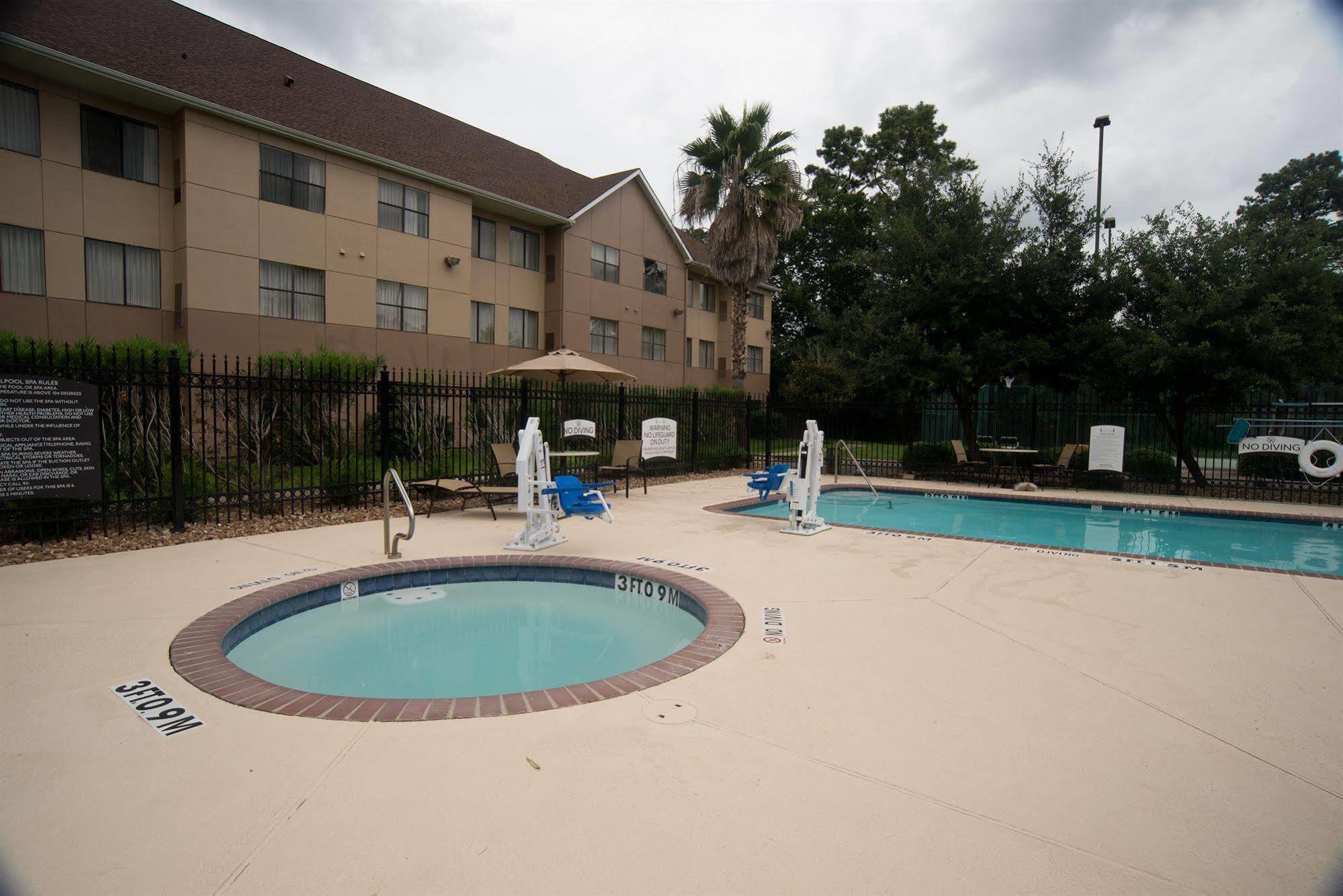 Hotel Staybridge Nw/willowbrook, An Ihg