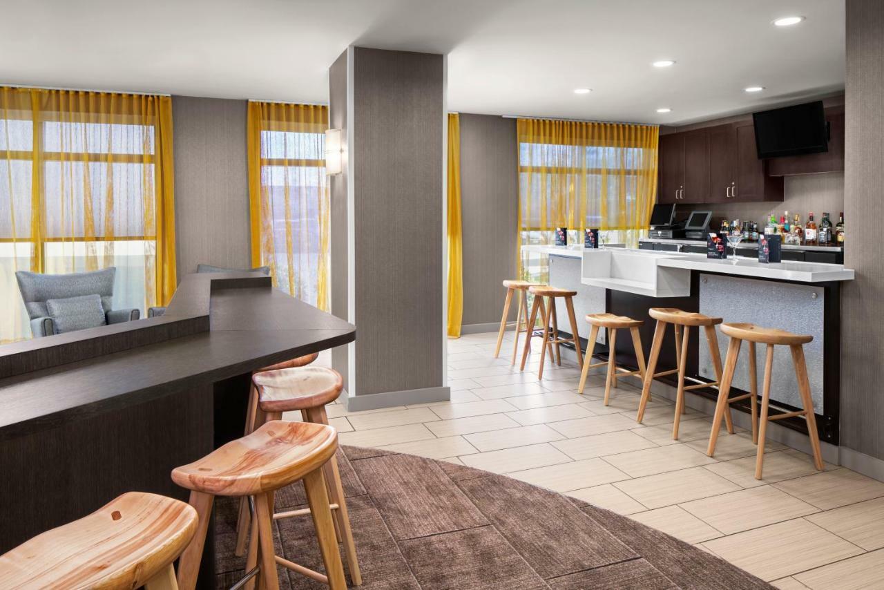 Springhill Hobby Airport 3*