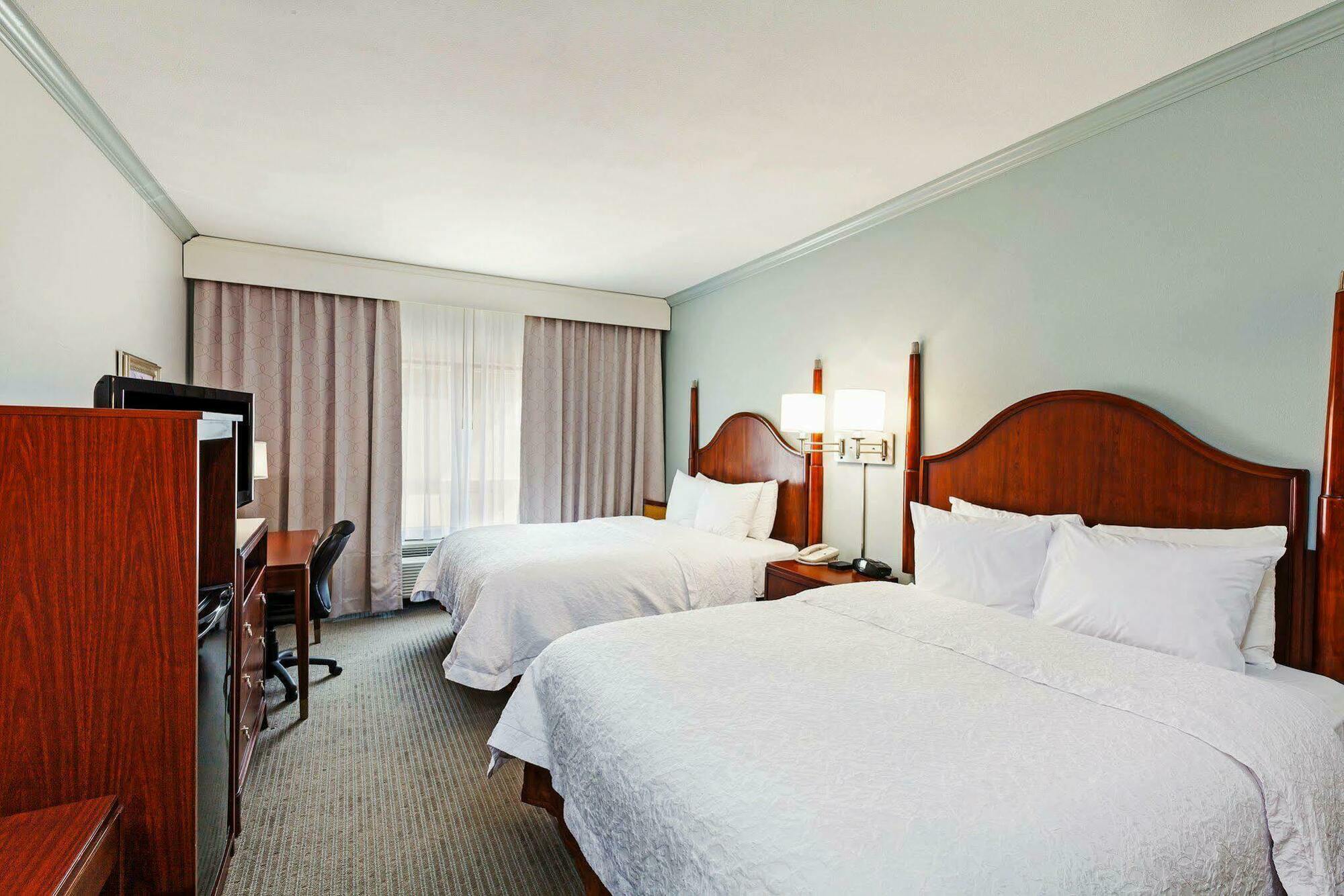 Hotel Hampton & Houston-westchase 3*