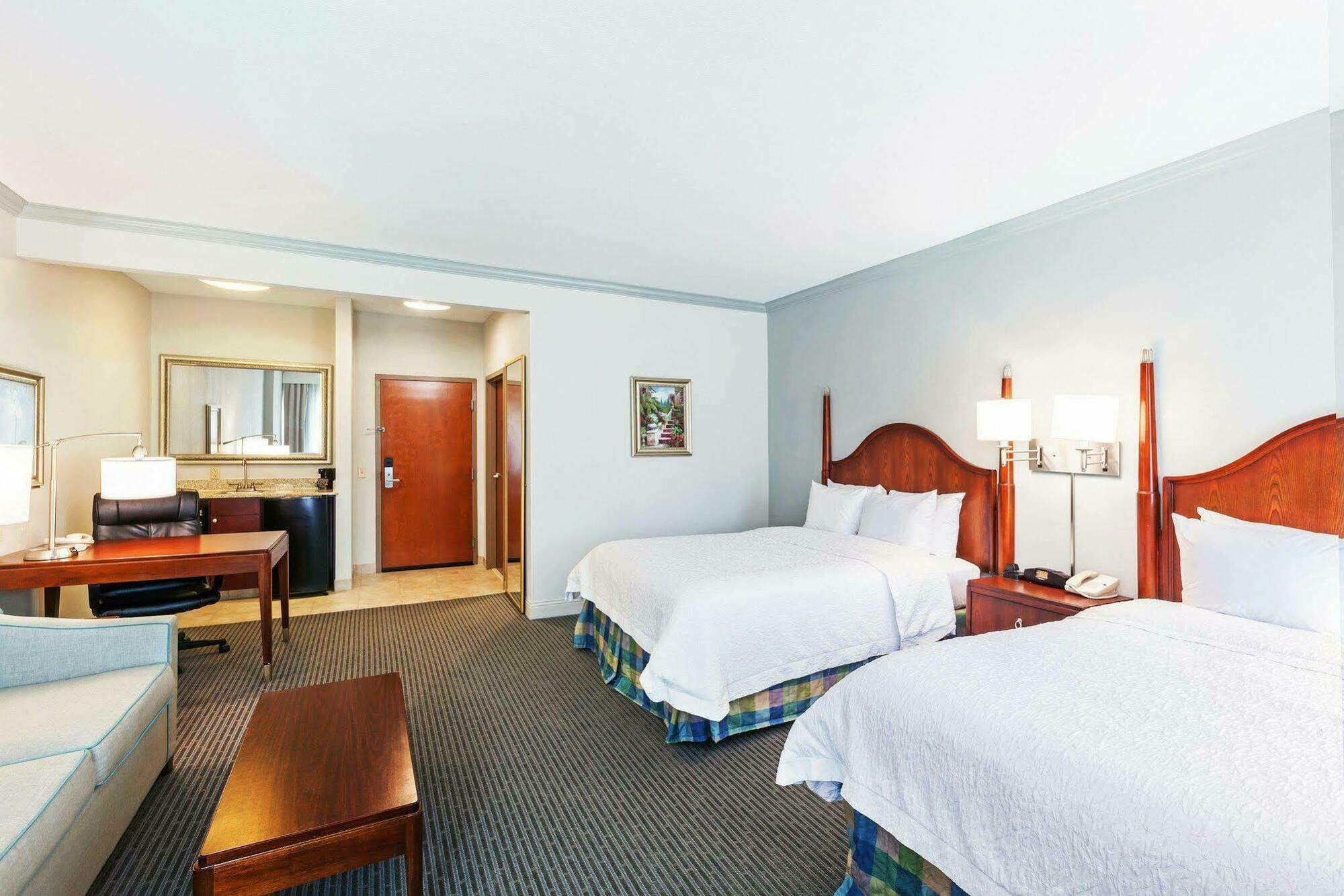 Hampton & Houston-westchase 3*