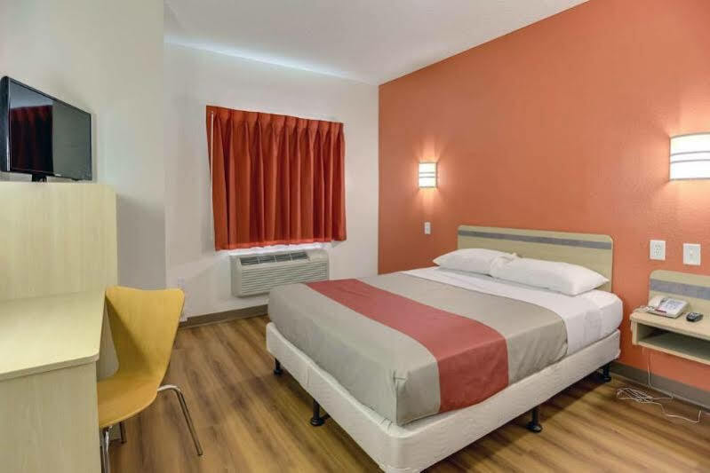 Hotel 6 Houston, Tx