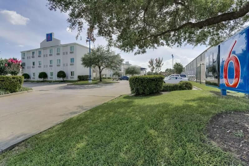 6 Houston, Tx Hotel 2*