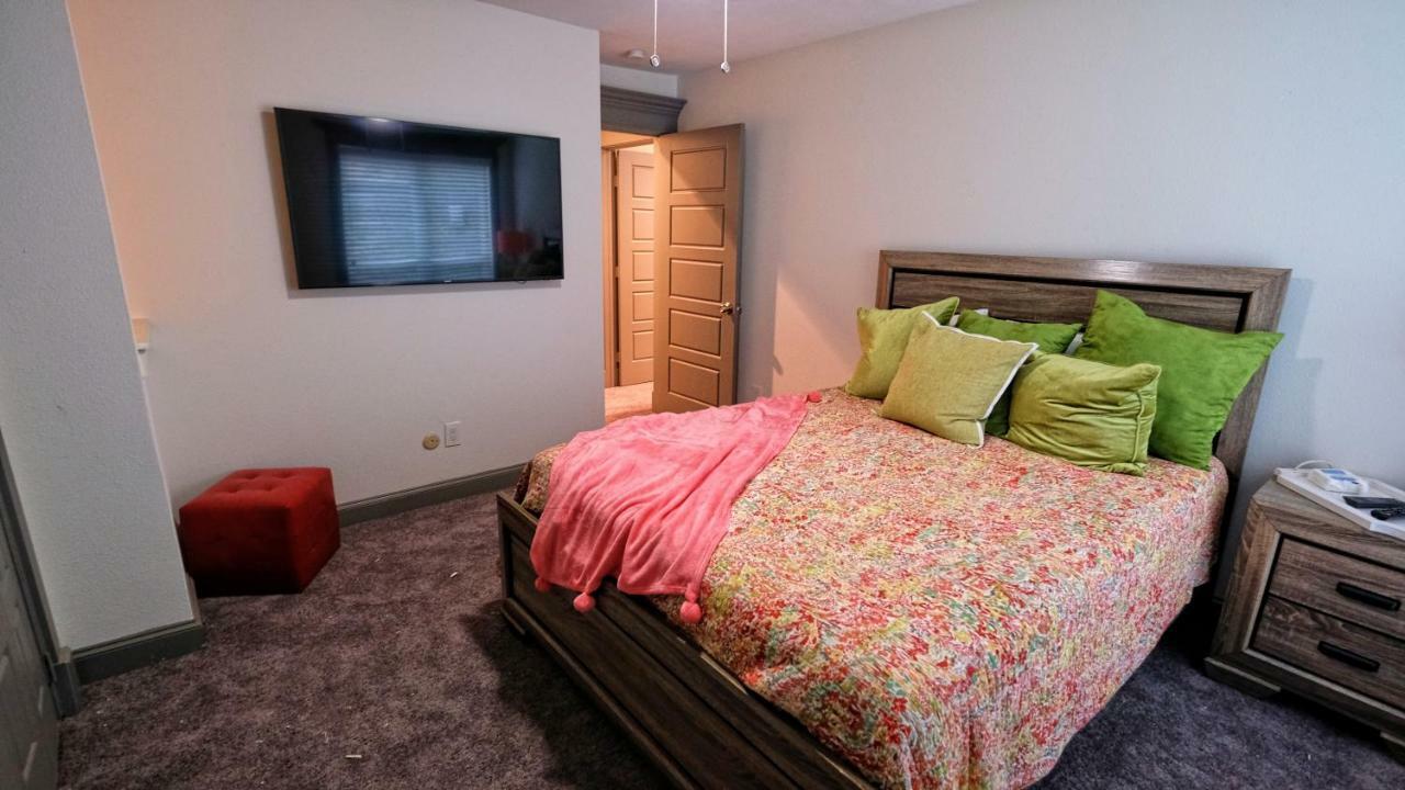 Galleria Area Condo, 2 Bedrooms 2 Story - Ocee Apartment