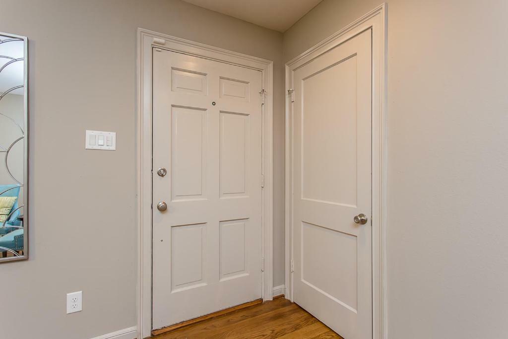 The Blue Door - Luxury Downtown Holiday home *