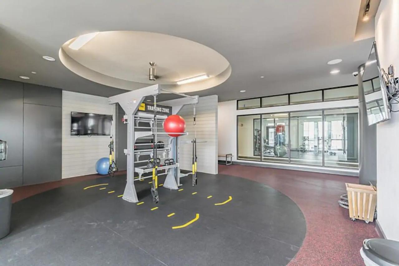 Apartment Centrally Located Getaway + Pool *