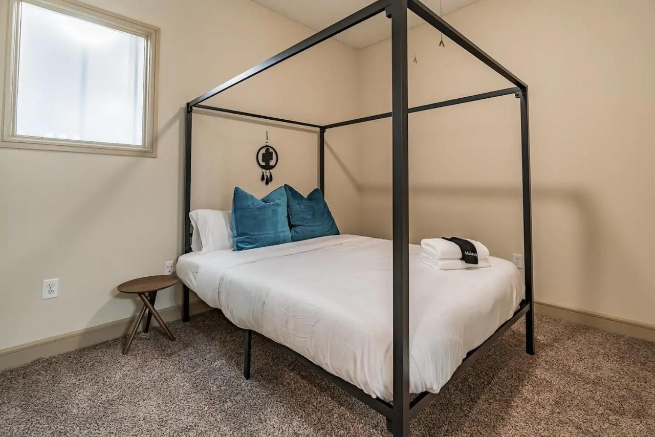 Centrally Located Getaway + Pool Apartment Houston
