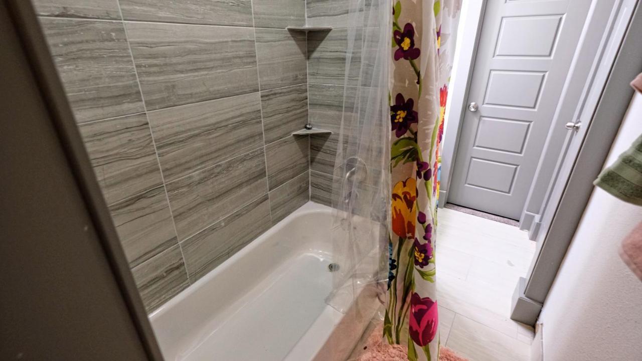 Apartment Galleria Area Condo, 2 Bedrooms 2 Story - Ocee