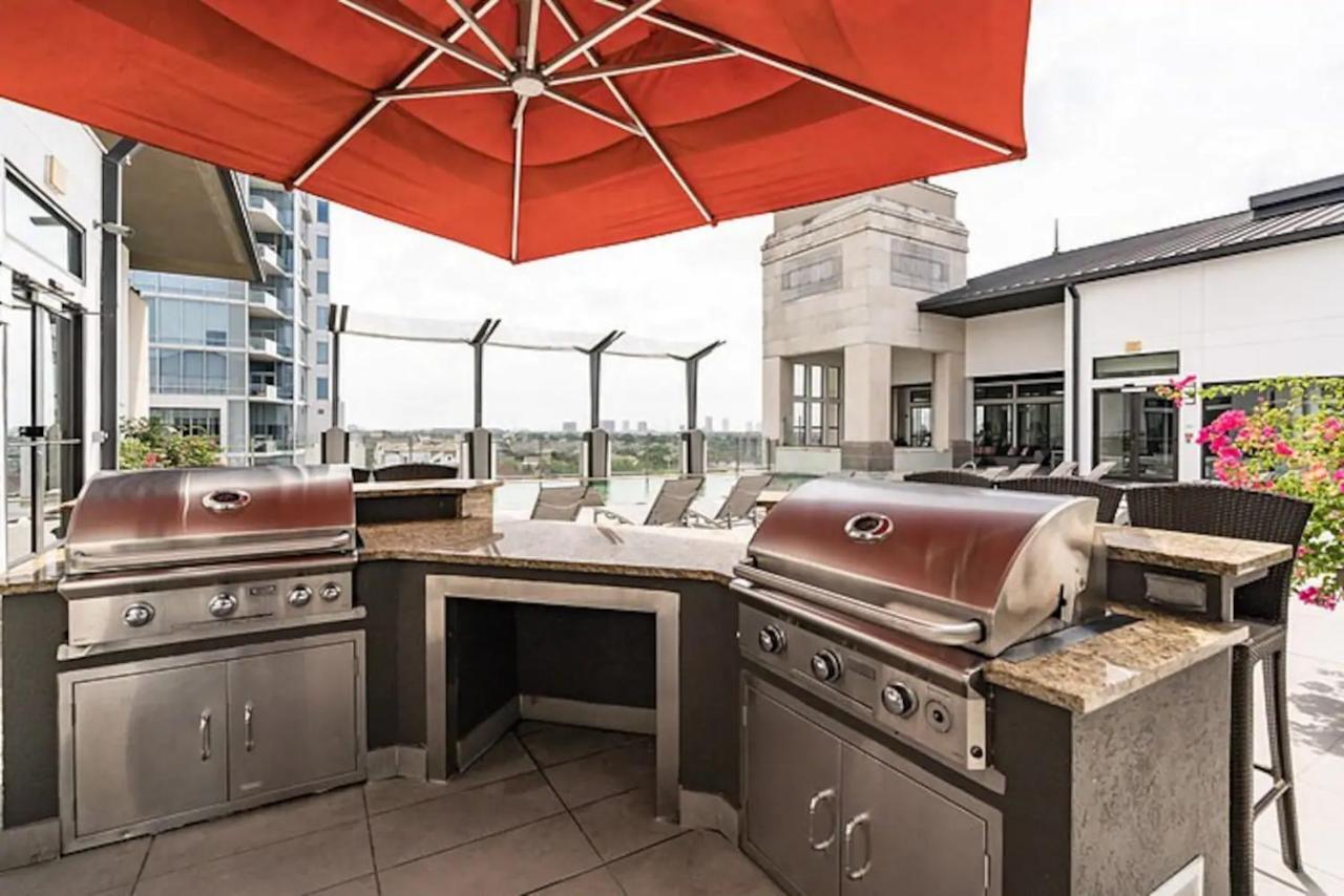 Apartment Centrally Located Getaway + Pool *