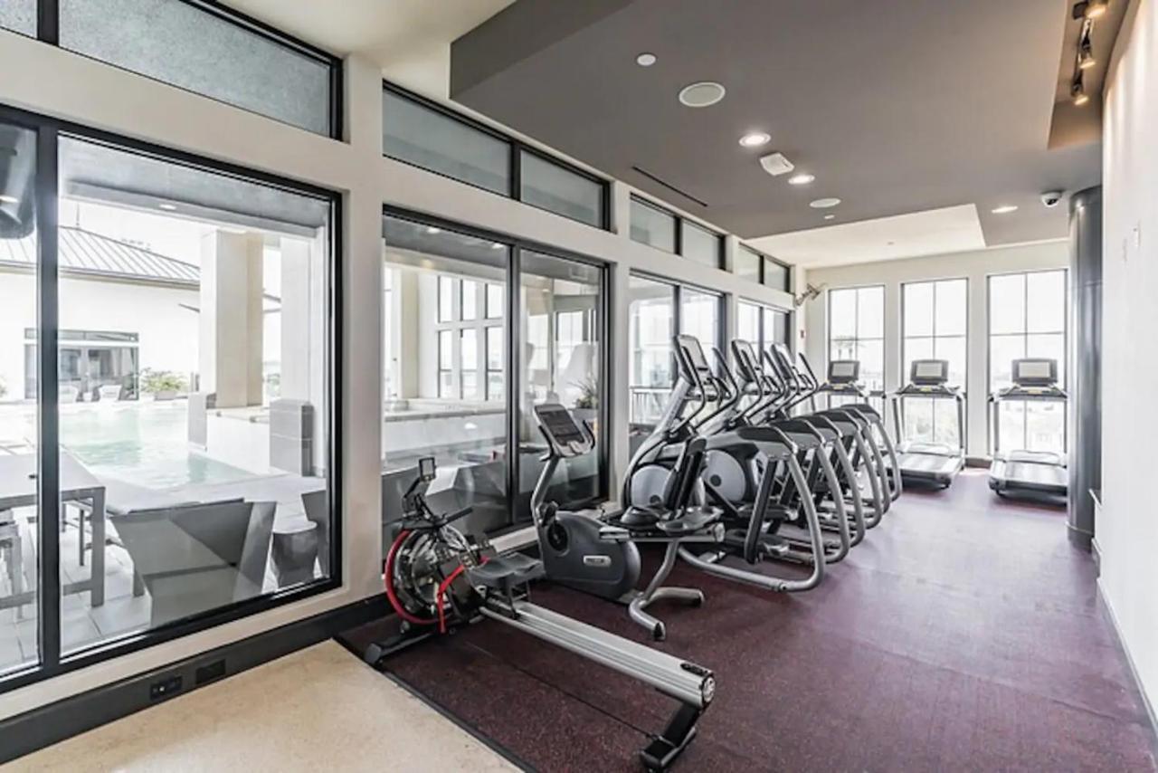 Centrally Located Getaway + Pool Apartment *