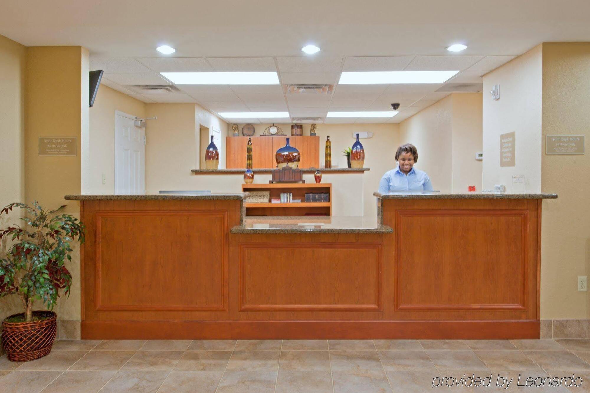 Candlewood Nw - Willowbrook, An Ihg Hotel