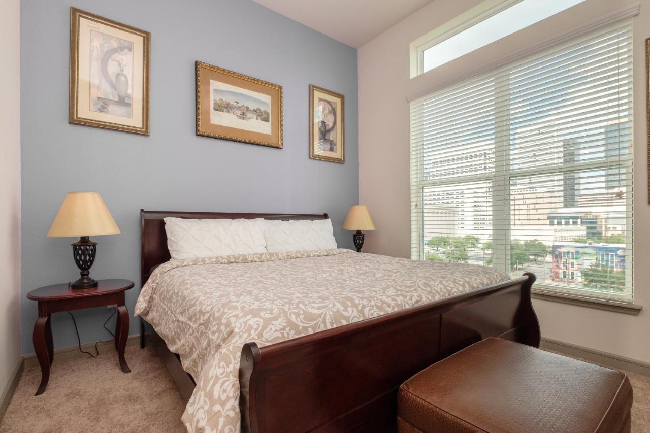 Renu Downtown - Relax,revive,renew Houston