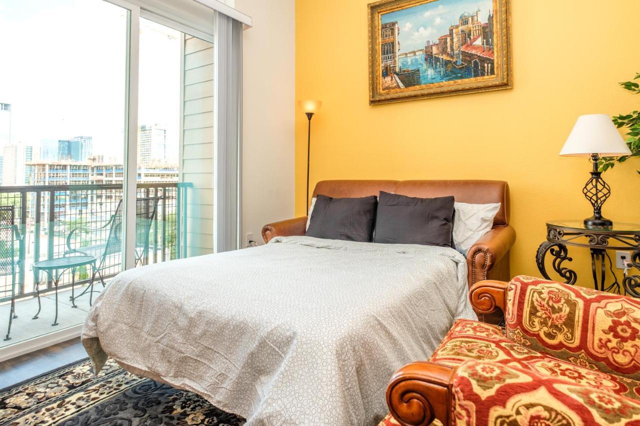 Renu Downtown - Relax,revive,renew Apartment