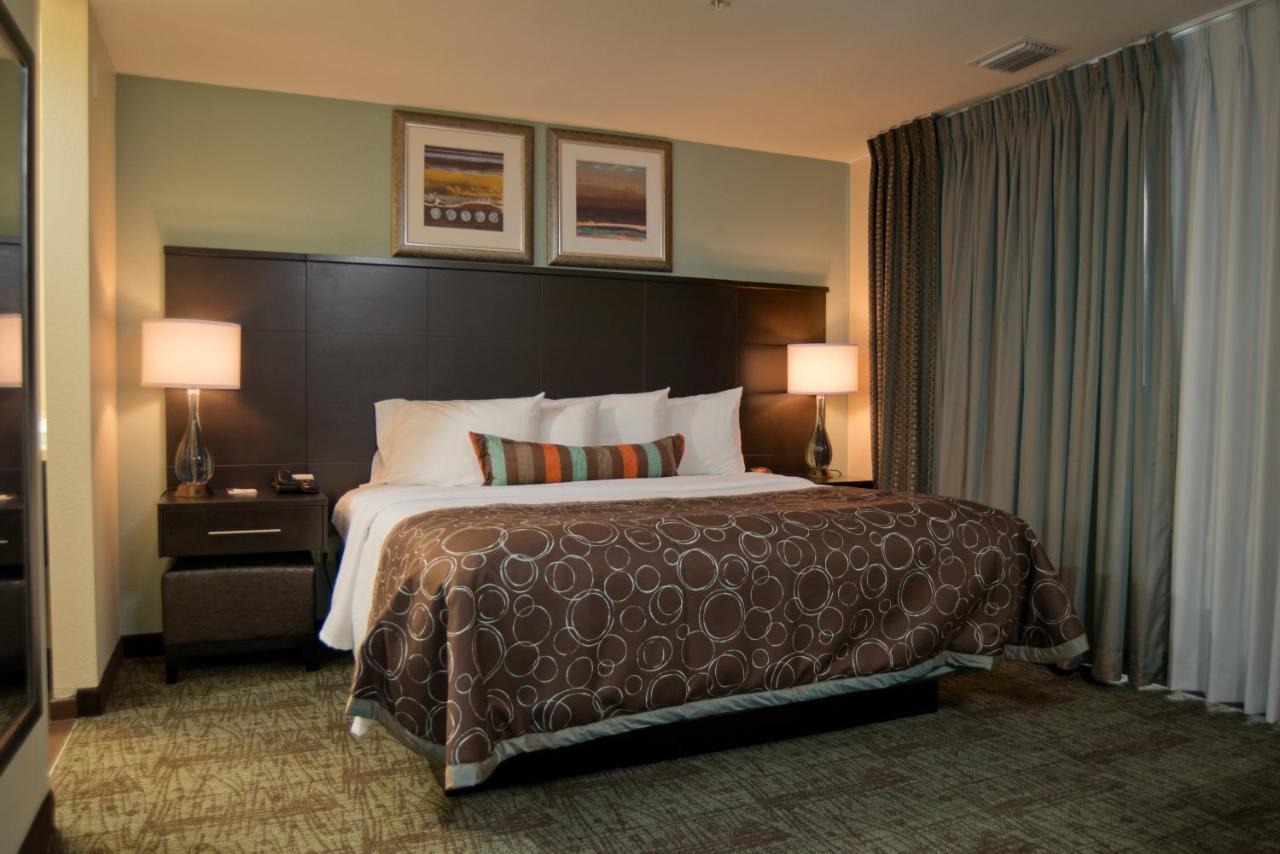 Staybridge Nw/willowbrook, An Ihg 2*
